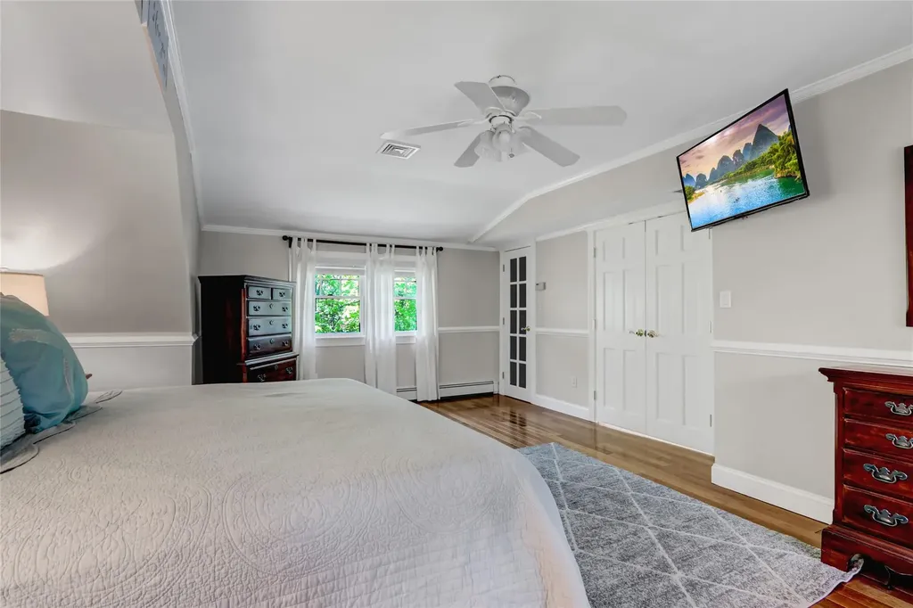 24 Highland Down Shoreham NY 11786