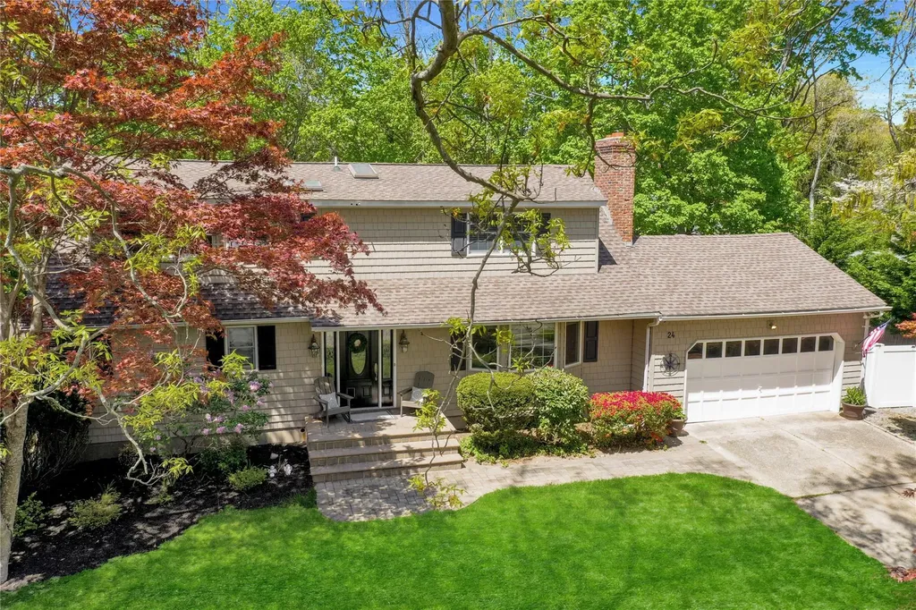 24 Highland Down Shoreham NY 11786
