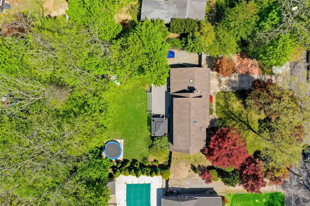 24 Highland Down Shoreham NY 11786