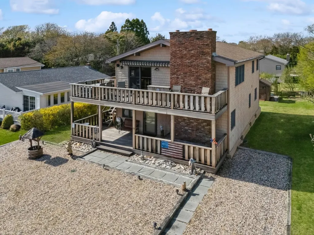 18 Hoppin Avenue East Hampton NY 11954