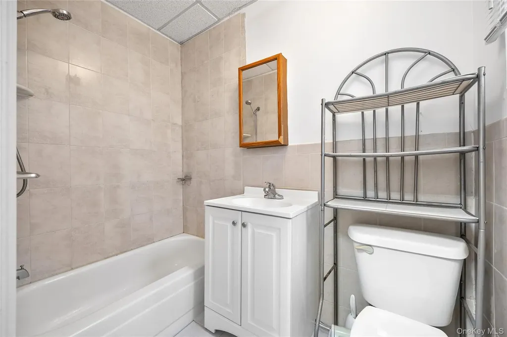 152-26/28 Northern Boulevard Flushing NY 11354
