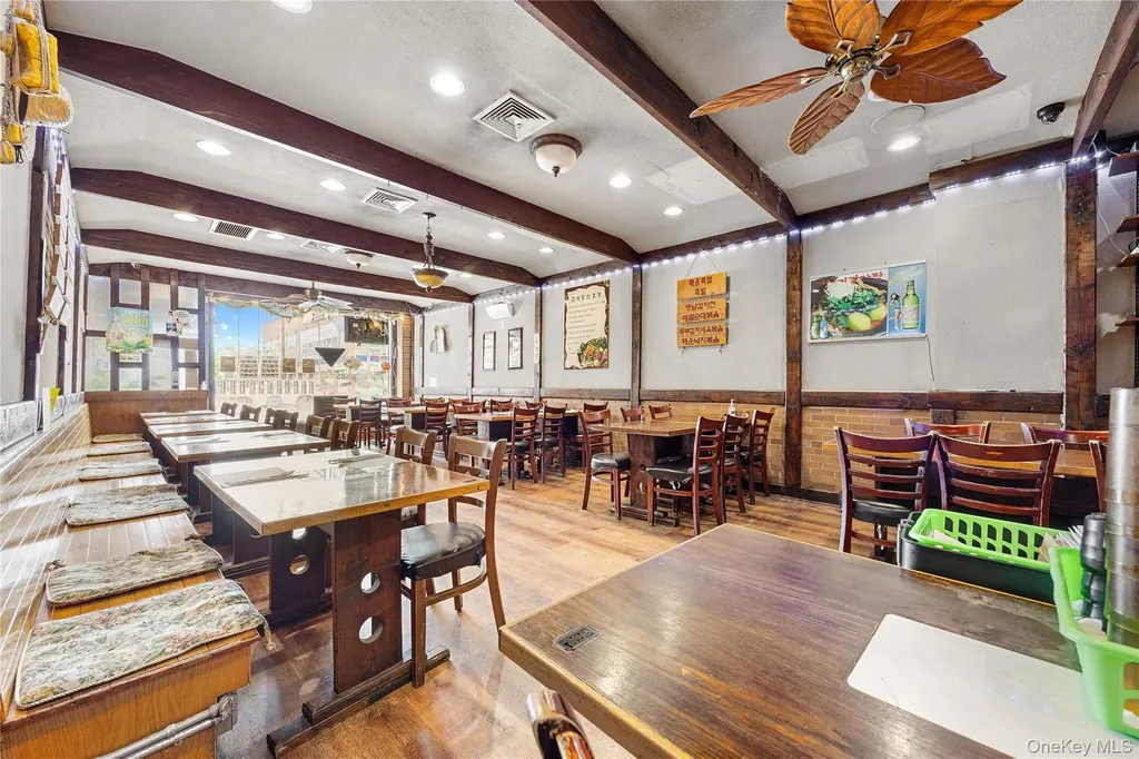 152-26/28 Northern Boulevard Flushing NY 11354