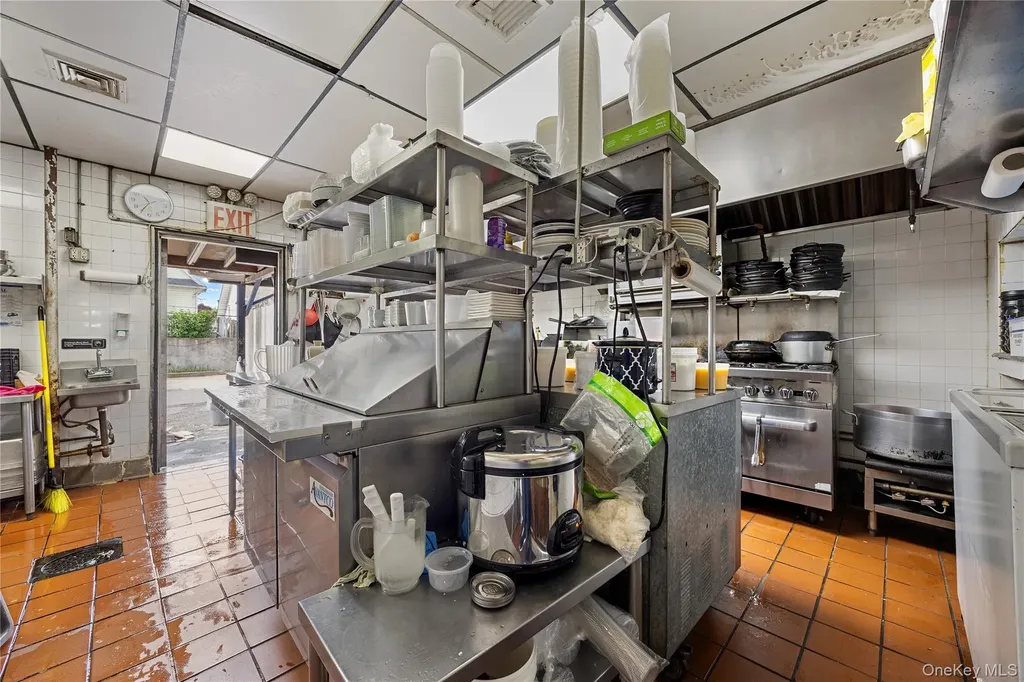 152-26/28 Northern Boulevard Flushing NY 11354