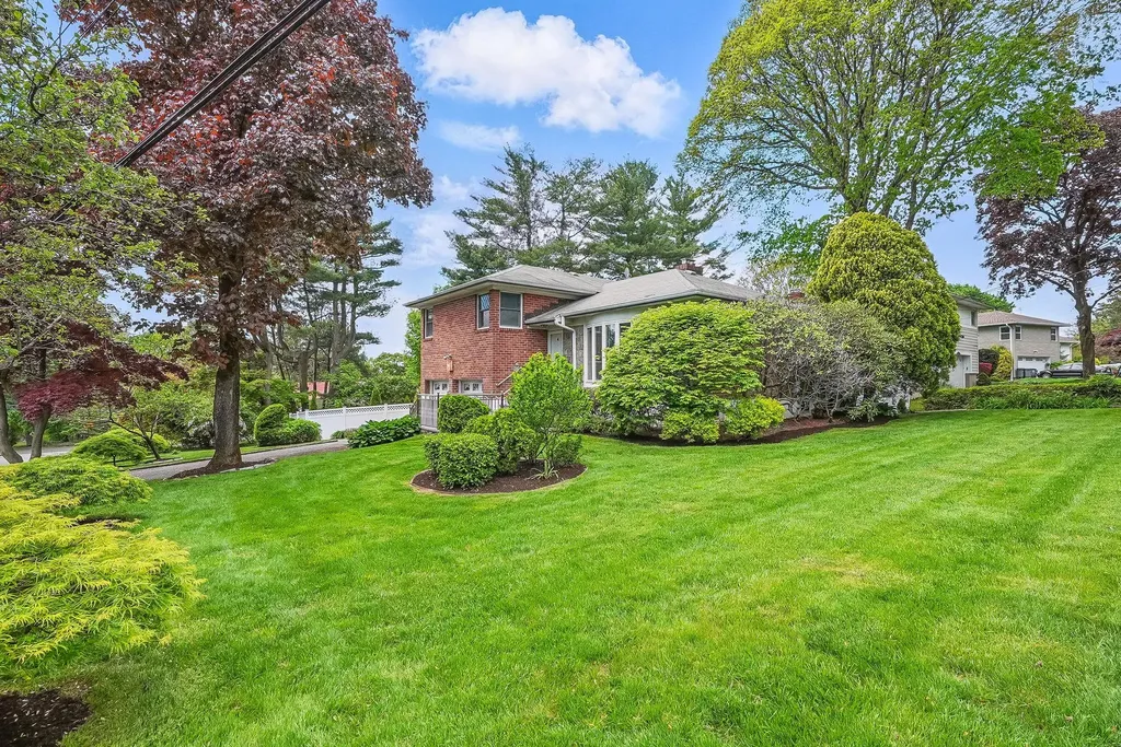 4 Sylvan Road White Plains NY 10605