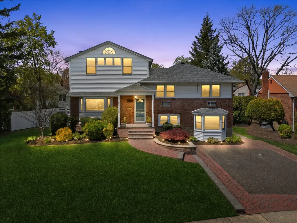 2555 Iris Lane North Bellmore NY 11710