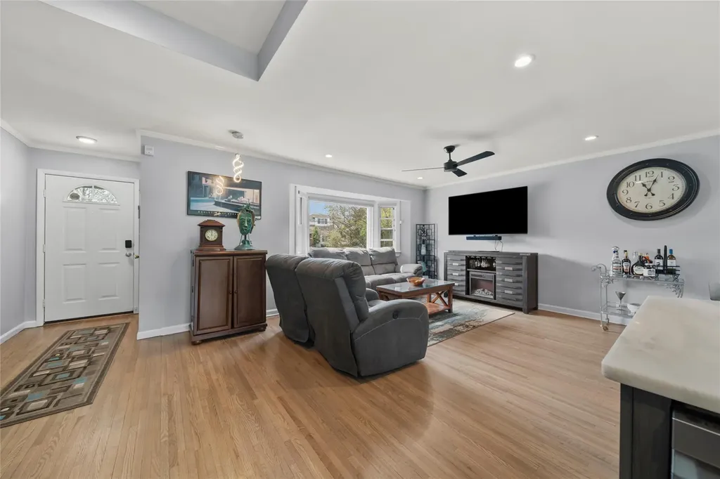 2555 Iris Lane North Bellmore NY 11710