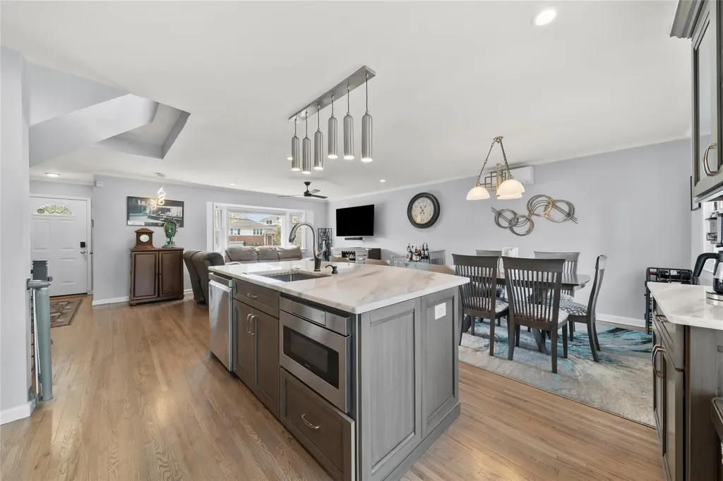 2555 Iris Lane North Bellmore NY 11710