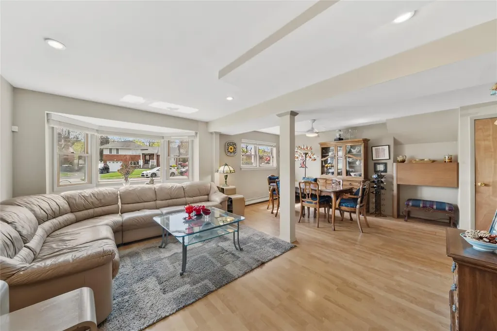 2555 Iris Lane North Bellmore NY 11710