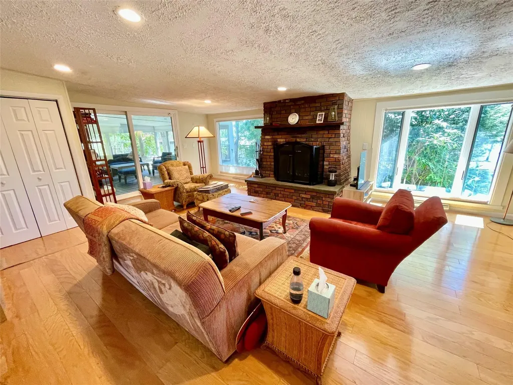 9 Crescent Circle Rock Hill NY 12775