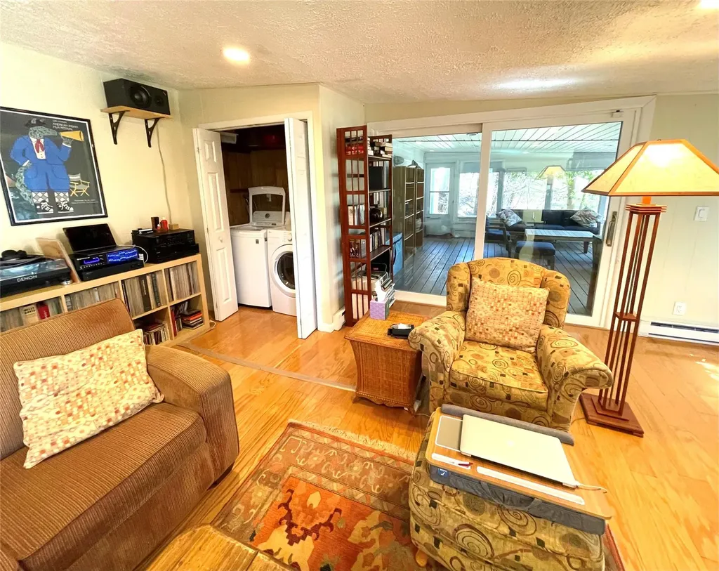 9 Crescent Circle Rock Hill NY 12775