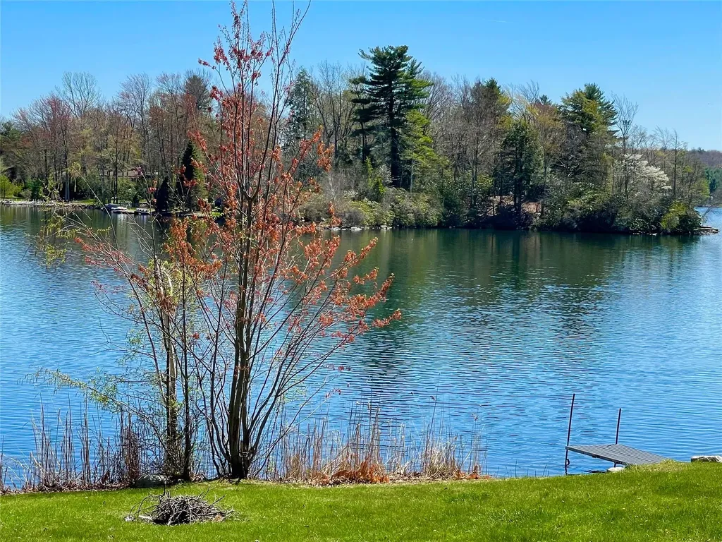 9 Crescent Circle Rock Hill NY 12775