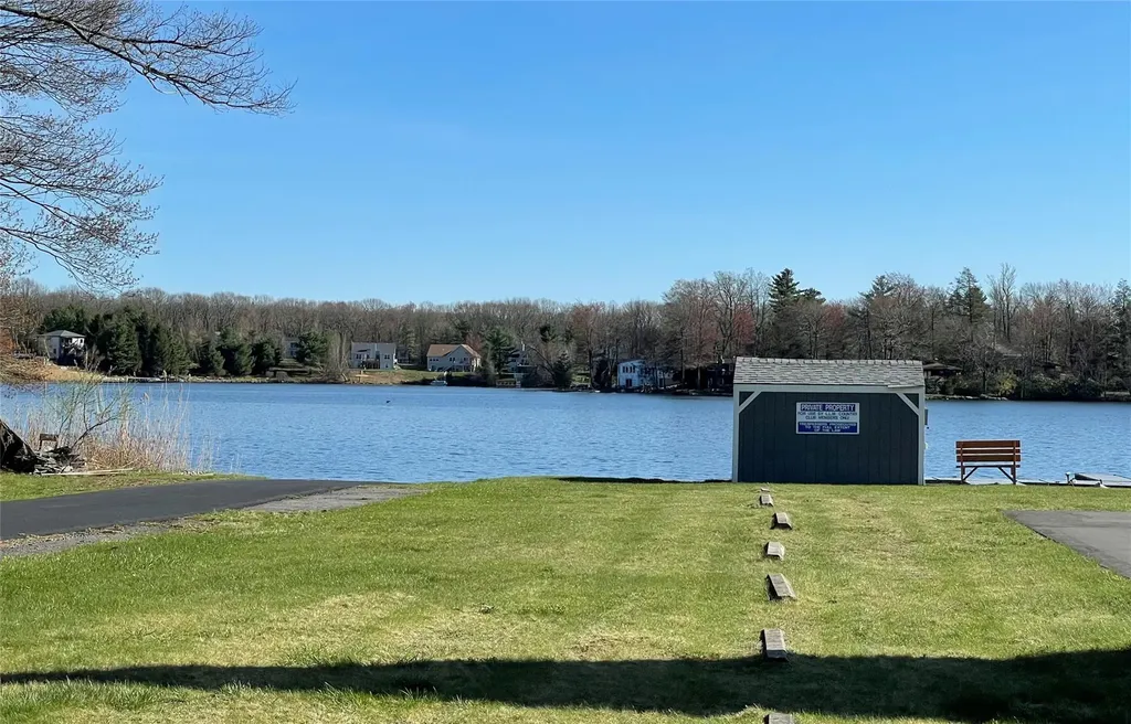 9 Crescent Circle Rock Hill NY 12775