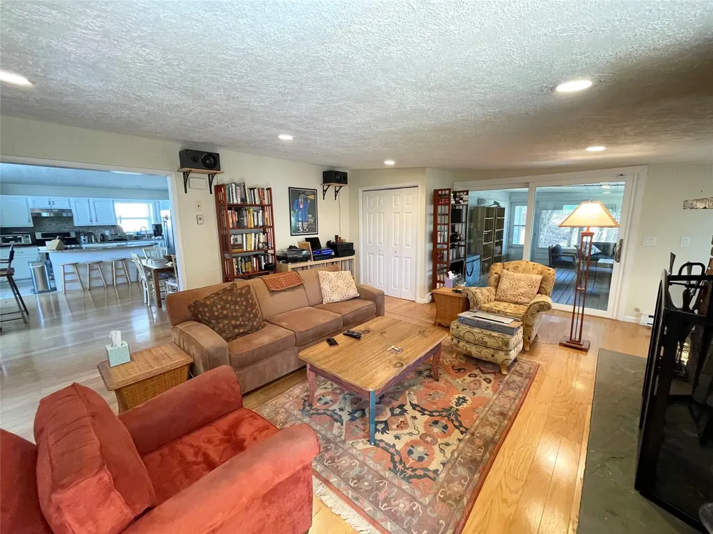 9 Crescent Circle Rock Hill NY 12775