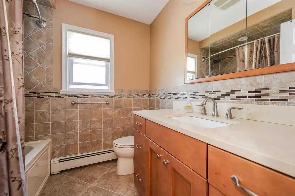 3259 Perry Avenue Oceanside NY 11572