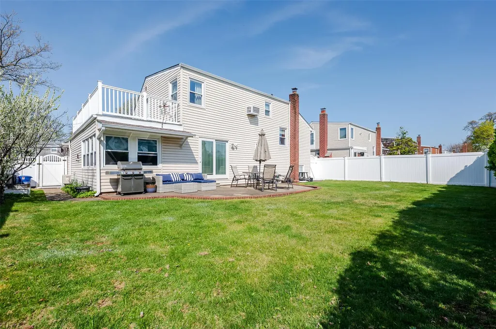 3259 Perry Avenue Oceanside NY 11572