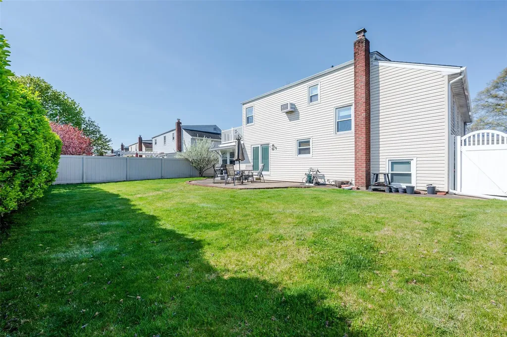 3259 Perry Avenue Oceanside NY 11572
