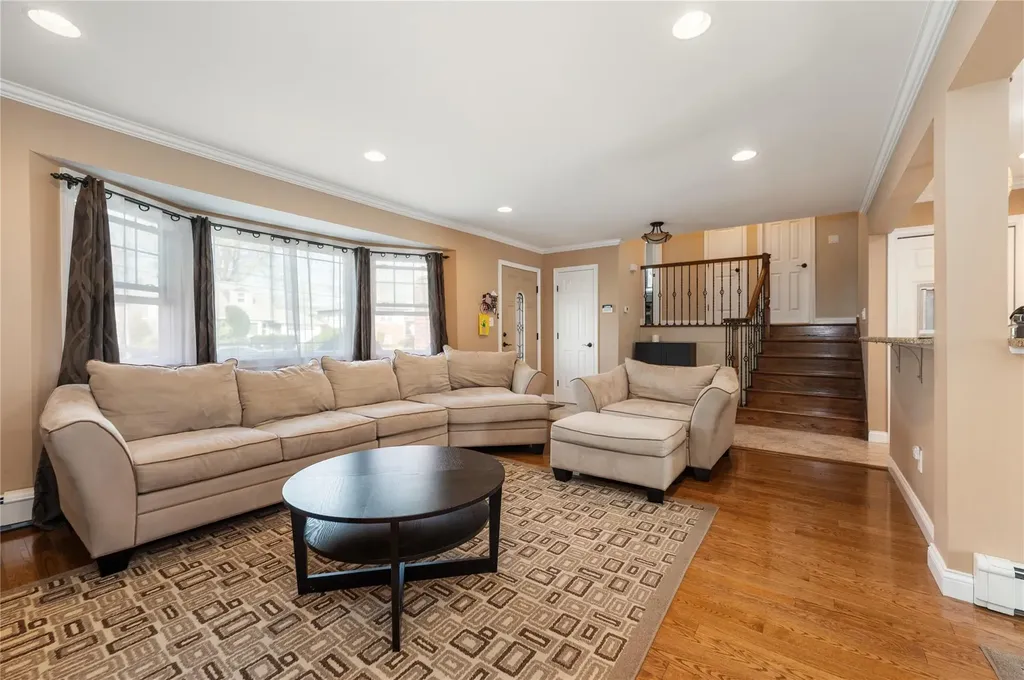 3259 Perry Avenue Oceanside NY 11572