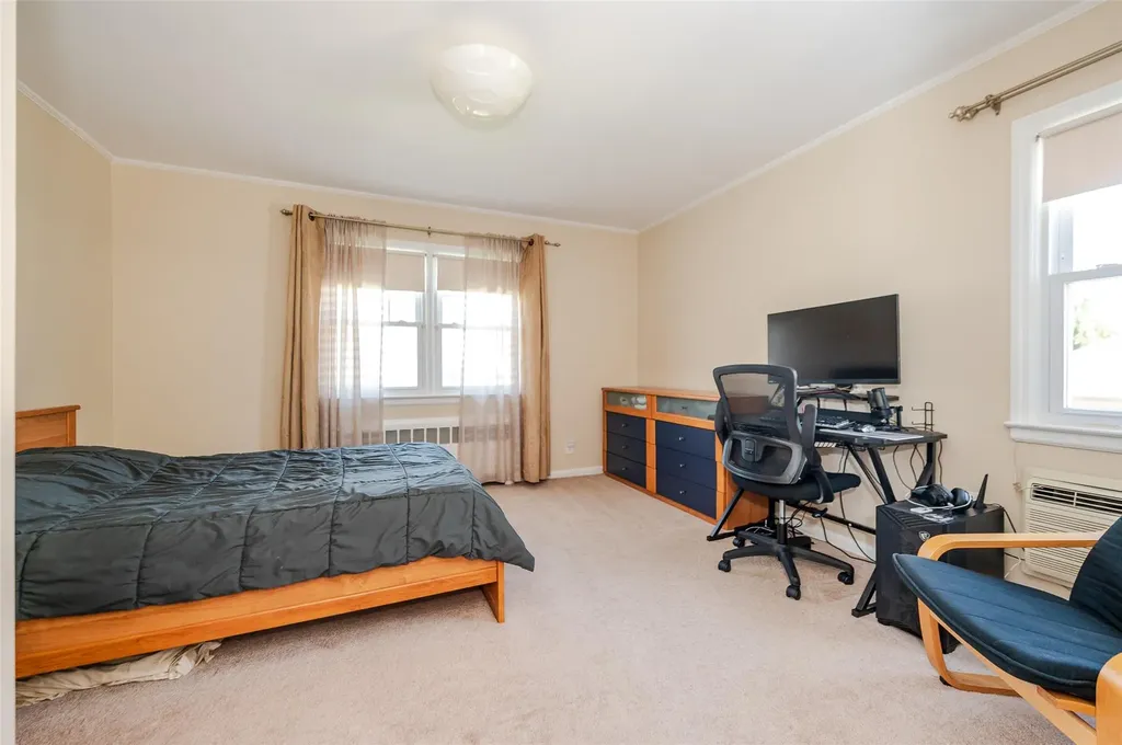 3259 Perry Avenue Oceanside NY 11572