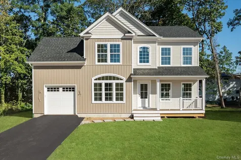 4 Gail-grace Court Copiague NY 11726
