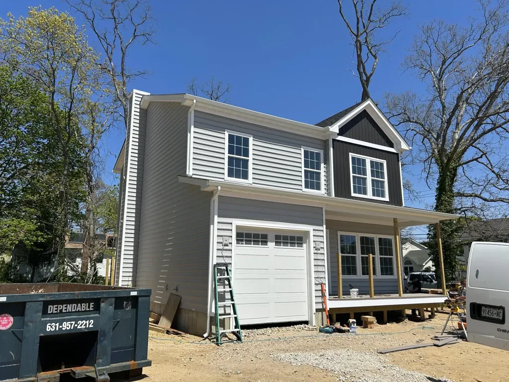 2 Gail-grace Court Babylon NY 11726