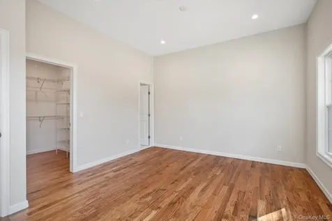 2 Gail-grace Court Copiague NY 11726