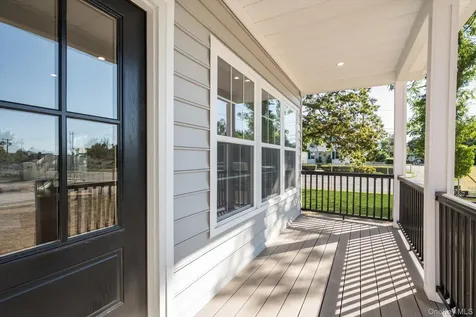 2 Gail-grace Court Copiague NY 11726