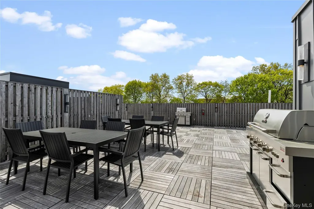 33 Calvert Street Harrison NY 10528