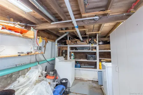 31 Beach Hill Drive Baiting Hollow NY 11933