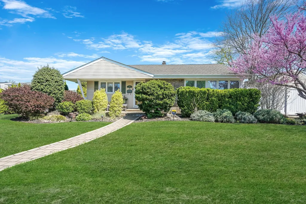 1 Elizabeth Drive Bethpage NY 11714