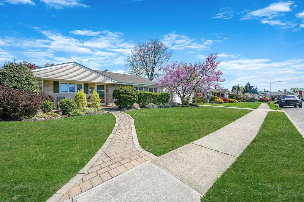 1 Elizabeth Drive Bethpage NY 11714