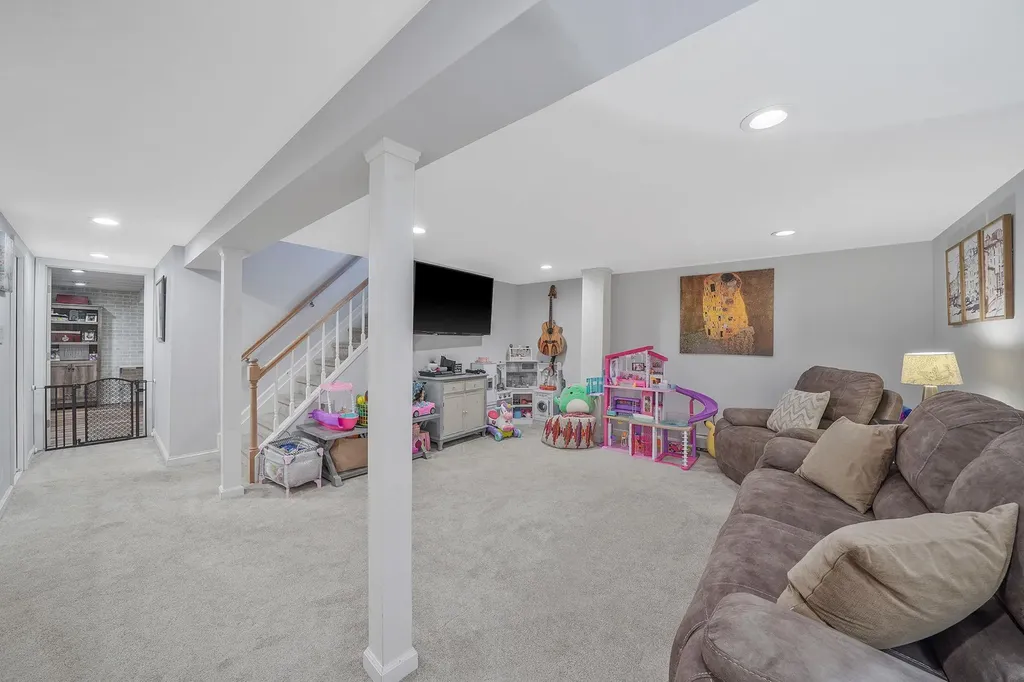 1 Elizabeth Drive Bethpage NY 11714