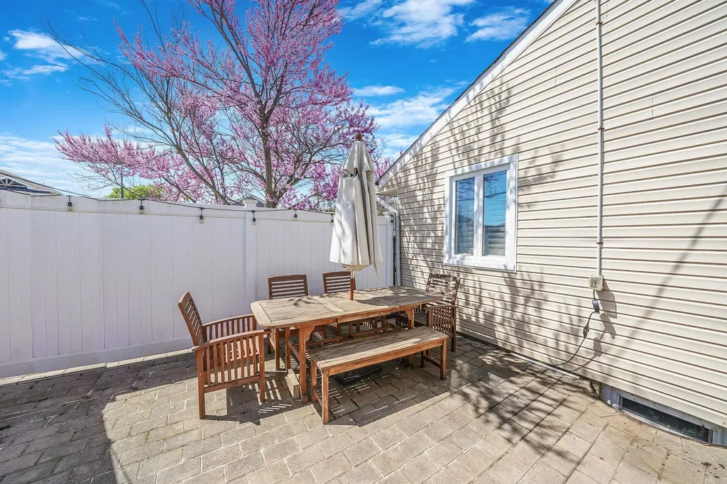 1 Elizabeth Drive Bethpage NY 11714