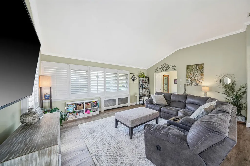 1 Elizabeth Drive Bethpage NY 11714