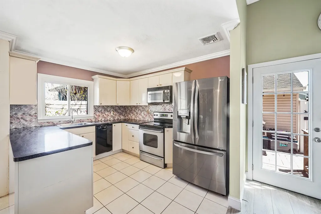 1 Elizabeth Drive Bethpage NY 11714