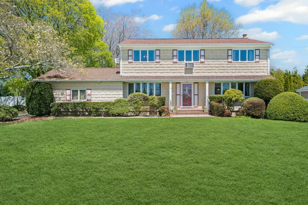 1 Bardolier Lane Bay Shore NY 11706