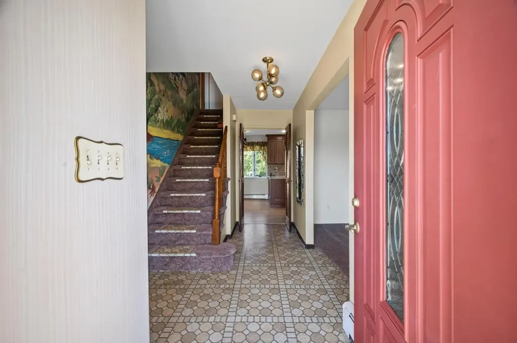 1 Bardolier Lane Bay Shore NY 11706