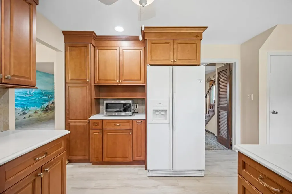 1 Bardolier Lane Bay Shore NY 11706