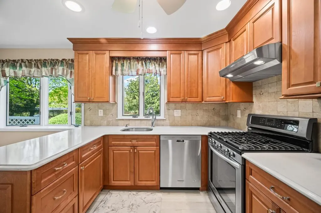 1 Bardolier Lane Bay Shore NY 11706