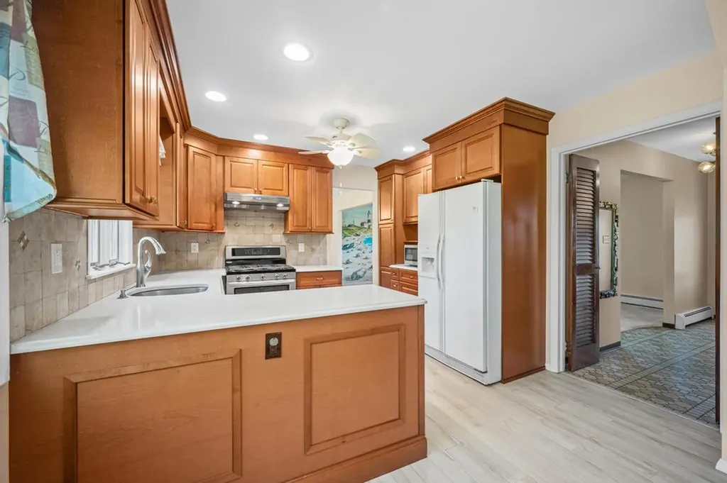 1 Bardolier Lane Bay Shore NY 11706
