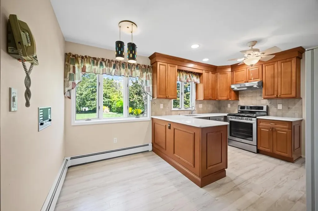 1 Bardolier Lane Bay Shore NY 11706