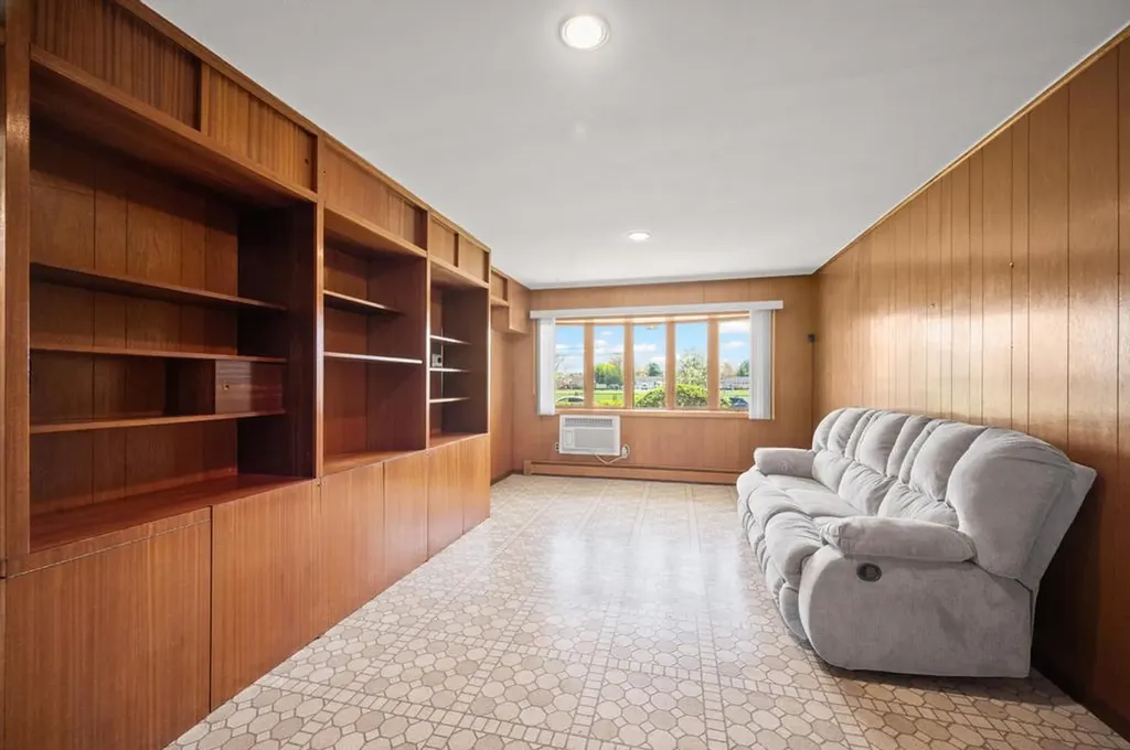 1 Bardolier Lane Bay Shore NY 11706