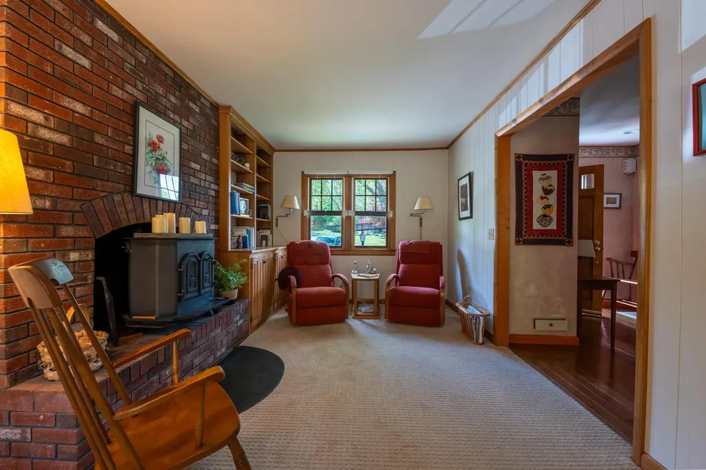 11 Mcintosh Drive Poughkeepsie NY 12603