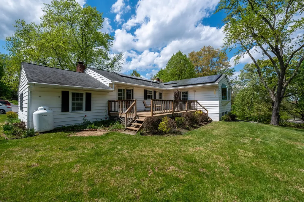 11 Mcintosh Drive Poughkeepsie NY 12603