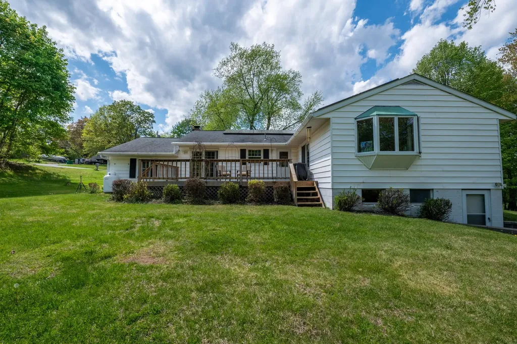 11 Mcintosh Drive Poughkeepsie NY 12603