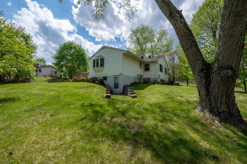 11 Mcintosh Drive Poughkeepsie NY 12603