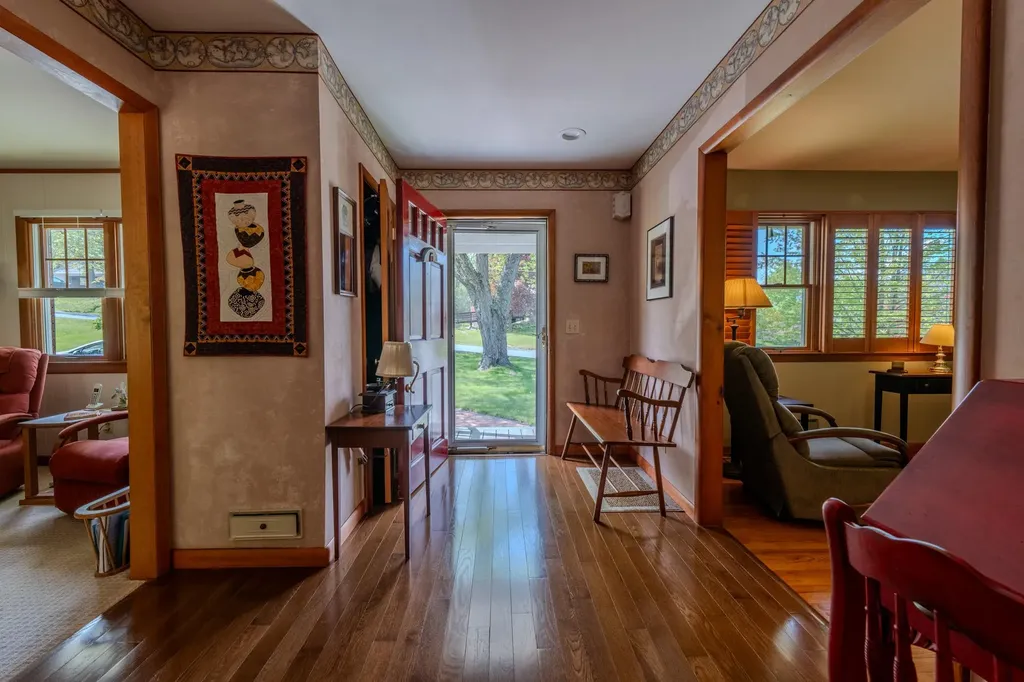 11 Mcintosh Drive Poughkeepsie NY 12603