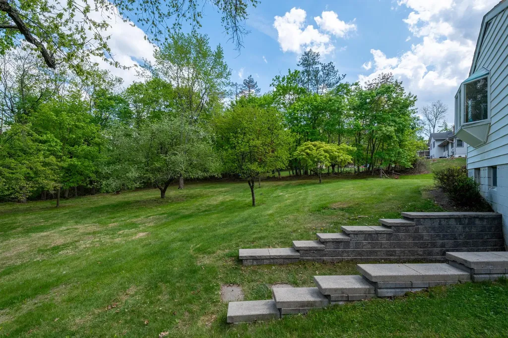 11 Mcintosh Drive Poughkeepsie NY 12603