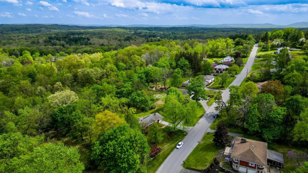 11 Mcintosh Drive Poughkeepsie NY 12603