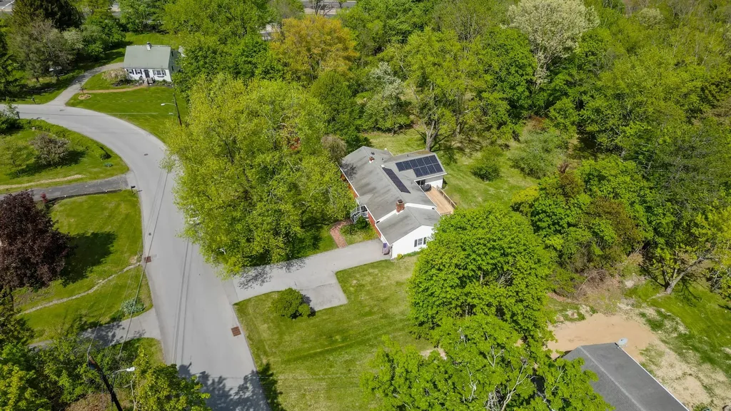 11 Mcintosh Drive Poughkeepsie NY 12603