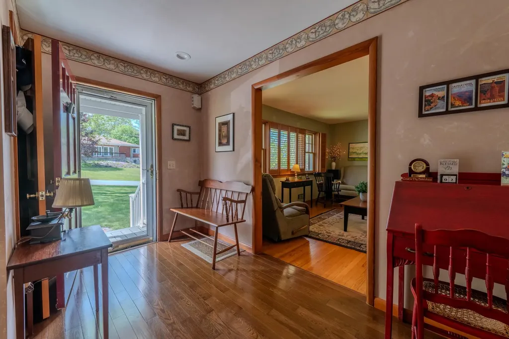 11 Mcintosh Drive Poughkeepsie NY 12603